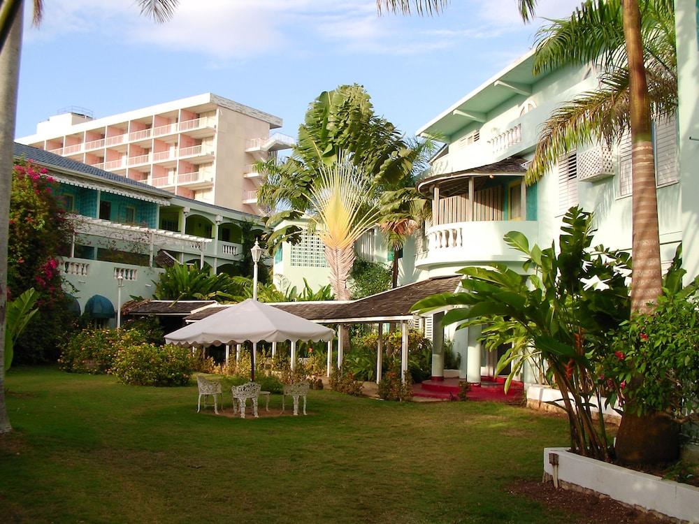 Doctors Cave Beach Hotel Montego Bay Esterno foto