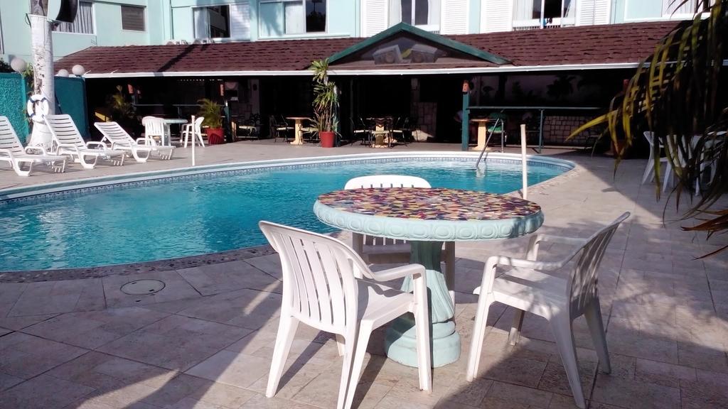 Doctors Cave Beach Hotel Montego Bay Esterno foto