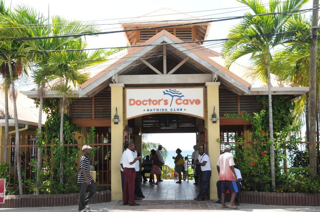 Doctors Cave Beach Hotel Montego Bay Esterno foto